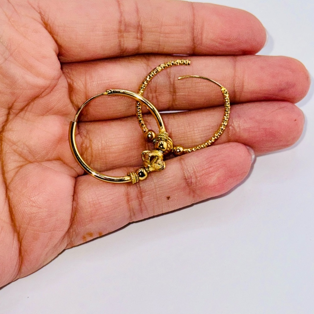18k yellow gold vermeil diamond cut dubai hoops, beautiful daily wear earrings - Picture 3 of 6